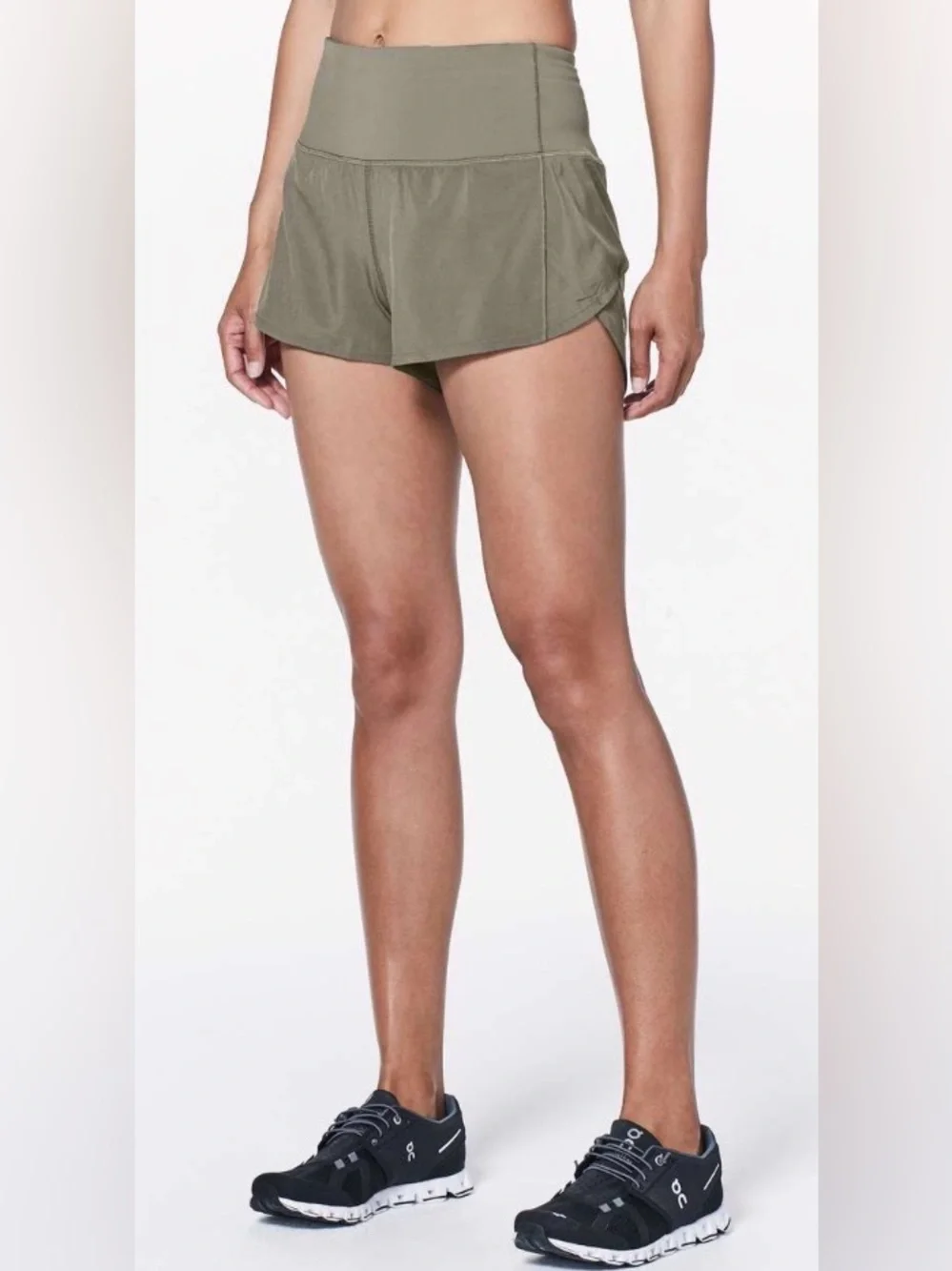 Lululemon Speed Up Shorts Hi-Rise 2.5” Sage Green Size 2, Excellent Condition!